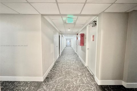 Copropriété à louer à Sunny Isles Beach, Floride: 1 chambre, 92.9 m2 № 1971239 - photo 10