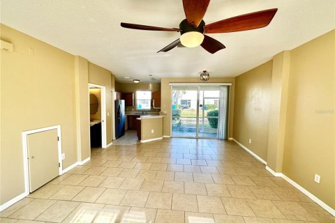 Adosado en venta en Tampa, Florida, 2 dormitorios, 116.31 m2 № 1797312 - foto 14