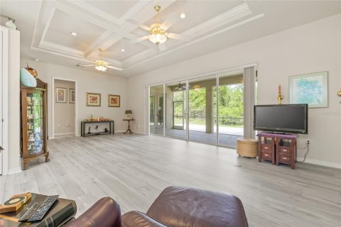 Casa en venta en Weeki Wachee, Florida, 5 dormitorios, 281.77 m2 № 1689626 - foto 29