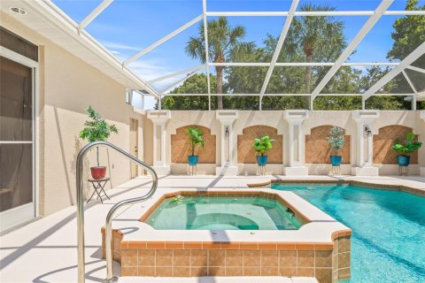 Casa en venta en Weeki Wachee, Florida, 5 dormitorios, 281.77 m2 № 1689626 - foto 8