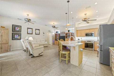 Casa en venta en Weeki Wachee, Florida, 5 dormitorios, 281.77 m2 № 1689626 - foto 14