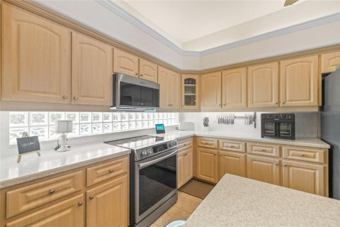 Casa en venta en Weeki Wachee, Florida, 5 dormitorios, 281.77 m2 № 1689626 - foto 18