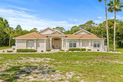 Casa en venta en Weeki Wachee, Florida, 5 dormitorios, 281.77 m2 № 1689626 - foto 2