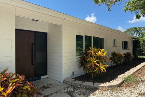 Casa en alquiler en Sarasota, Florida, 3 dormitorios, 180.69 m2 № 1918502 - foto 1