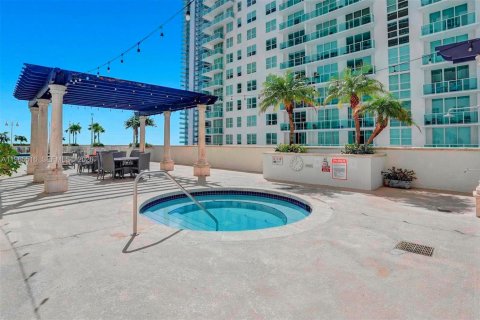 Condominio en venta en Miami, Florida, 1 dormitorio, 76.64 m2 № 2027577 - foto 23