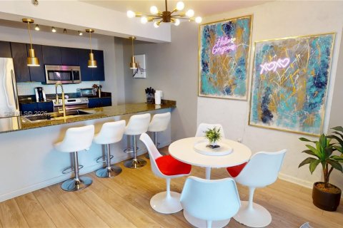Condominio en venta en Miami, Florida, 1 dormitorio, 76.64 m2 № 2027577 - foto 4