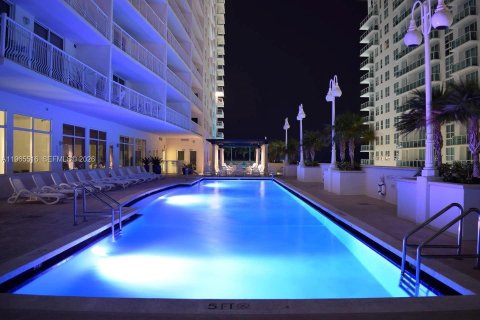 Condominio en venta en Miami, Florida, 1 dormitorio, 76.64 m2 № 2027577 - foto 22