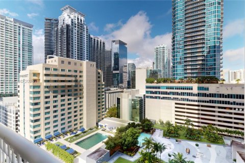 Condominio en venta en Miami, Florida, 1 dormitorio, 76.64 m2 № 2027577 - foto 18