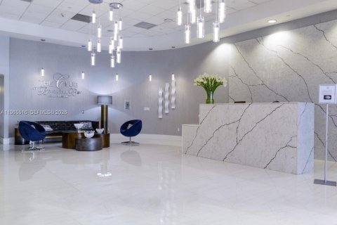 Condominio en venta en Miami, Florida, 1 dormitorio, 76.64 m2 № 2027577 - foto 19