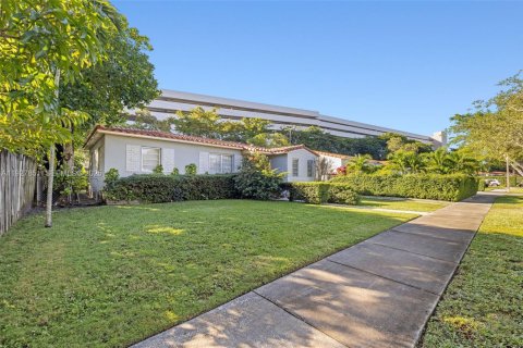 Купить виллу или дом в Майами, Флорида 3 спальни, 119.29м2, № 1989278 - фото 2