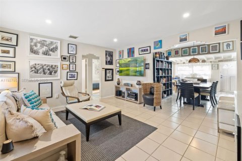 Купить виллу или дом в Майами, Флорида 3 спальни, 119.29м2, № 1989278 - фото 4