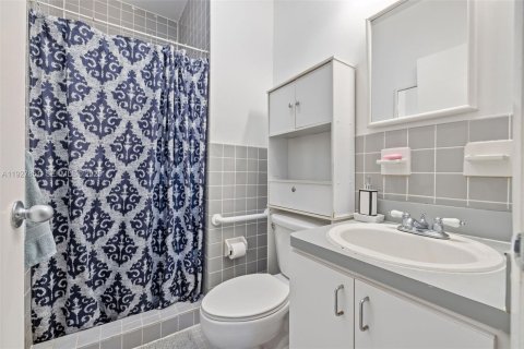 Купить виллу или дом в Майами, Флорида 3 спальни, 119.29м2, № 1989278 - фото 9