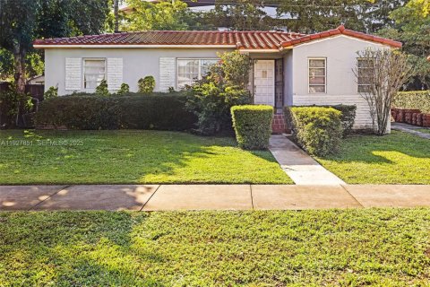 Купить виллу или дом в Майами, Флорида 3 спальни, 119.29м2, № 1989278 - фото 1