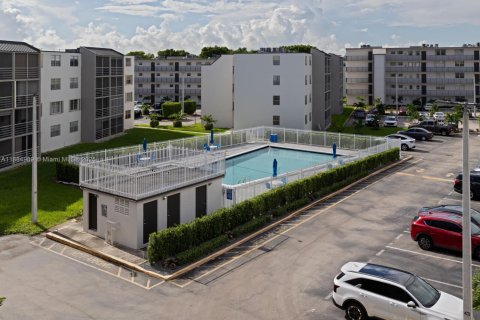 Купить кондоминиум в Майами, Флорида 2 спальни, 105.44м2, № 2012422 - фото 14