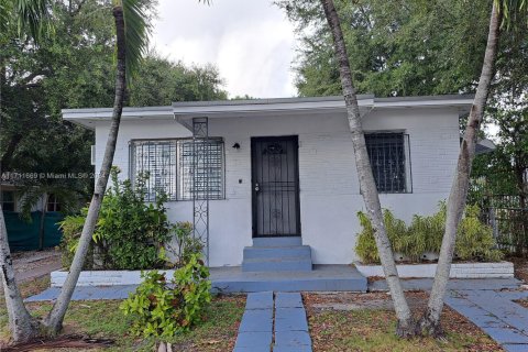 Commercial property in Miami, Florida 163.69 sq.m. № 1958102 - photo 2