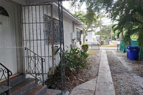 Commercial property in Miami, Florida 163.69 sq.m. № 1958102 - photo 5