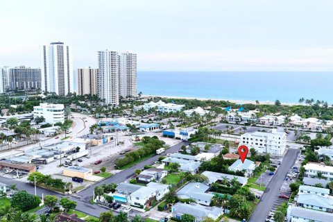 Снять в аренду квартиру в Ривьера-Бич, Флорида 3 комнаты, 84.73м2, № 2146349 - фото 2