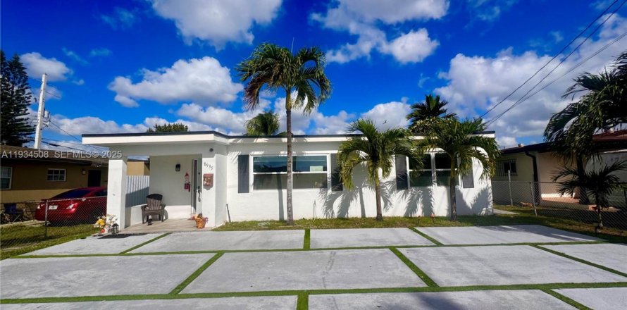 House in Miami, Florida 3 bedrooms, 111.11 sq.m. № 1992504