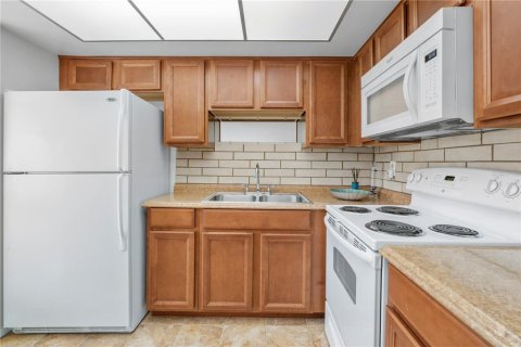 Copropriété à vendre à Saint Petersburg, Floride: 2 chambres, 78.04 m2 № 2226053 - photo 9