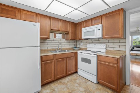 Copropriété à vendre à Saint Petersburg, Floride: 2 chambres, 78.04 m2 № 2226053 - photo 8