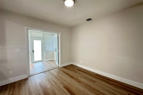 Купить виллу или дом в Майами, Флорида 3 спальни, 124.49м2, № 2067617 - фото 6