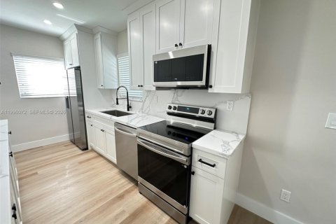 Купить виллу или дом в Майами, Флорида 3 спальни, 124.49м2, № 2067617 - фото 8