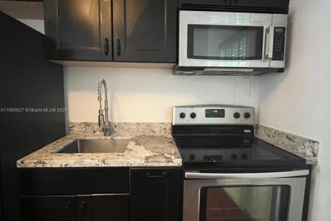 Copropriété à vendre à Miami, Floride: 33.44 m2 № 1979500 - photo 4
