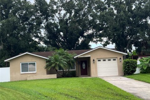 Casa en alquiler en Pinellas Park, Florida, 3 dormitorios, 94.95 m2 № 1900858 - foto 1