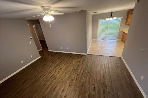 Casa en alquiler en Pinellas Park, Florida, 3 dormitorios, 94.95 m2 № 1900858 - foto 5