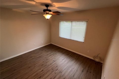 House in Pinellas Park, Florida 3 bedrooms, 94.95 sq.m. № 1900858 - photo 15