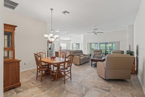 Casa en venta en The Villages, Florida, 3 dormitorios, 179.3 m2 № 1883413 - foto 8