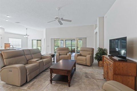 Casa en venta en The Villages, Florida, 3 dormitorios, 179.3 m2 № 1883413 - foto 11