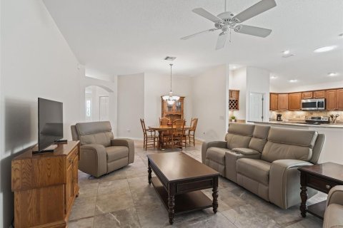 Casa en venta en The Villages, Florida, 3 dormitorios, 179.3 m2 № 1883413 - foto 12
