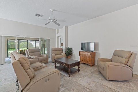 Casa en venta en The Villages, Florida, 3 dormitorios, 179.3 m2 № 1883413 - foto 10