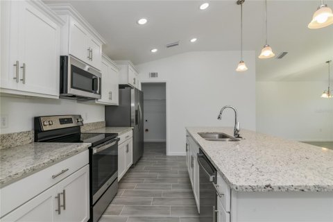 Casa en alquiler en Kissimmee, Florida, 4 dormitorios, 162.3 m2 № 1902805 - foto 6