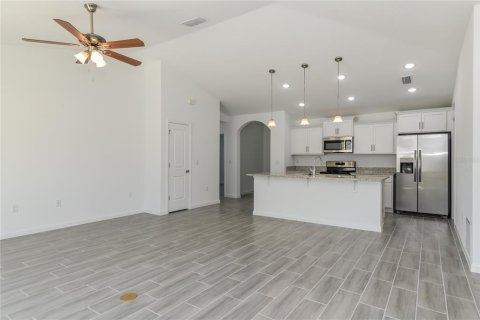 Casa en alquiler en Kissimmee, Florida, 4 dormitorios, 162.3 m2 № 1902805 - foto 4