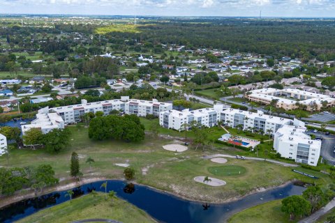 Купить кондоминиум в Лейк-Уорт, Флорида 6 комнат, 113.53м2, № 2261743 - фото 25