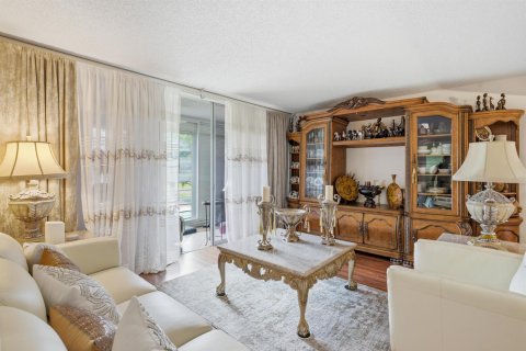 Купить кондоминиум в Лейк-Уорт, Флорида 6 комнат, 113.53м2, № 2261743 - фото 14