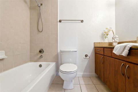 Copropriété à vendre à Orlando, Floride: 2 chambres, 90.21 m2 № 1841813 - photo 25
