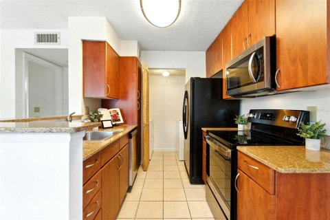 Copropriété à vendre à Orlando, Floride: 2 chambres, 90.21 m2 № 1841813 - photo 15