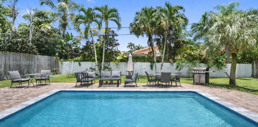 Villa ou maison à South Miami, Floride 4 chambres, 154.96 m2 № 1997588