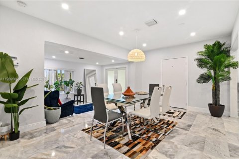 Villa ou maison à louer à South Miami, Floride: 4 chambres, 154.96 m2 № 1997588 - photo 6