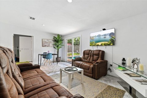 Villa ou maison à louer à South Miami, Floride: 4 chambres, 154.96 m2 № 1997588 - photo 12