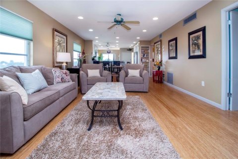 Copropriété à louer à Sarasota, Floride: 2 chambres, 107.77 m2 № 1205927 - photo 24