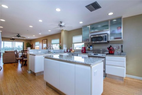 Copropriété à louer à Sarasota, Floride: 2 chambres, 107.77 m2 № 1205927 - photo 9