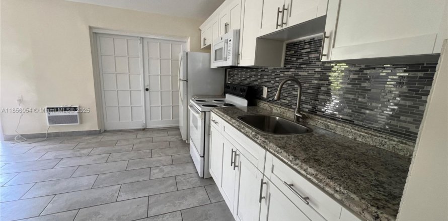 Villa ou maison à Fort Lauderdale, Floride 3 chambres, 60.39 m2 № 1883811
