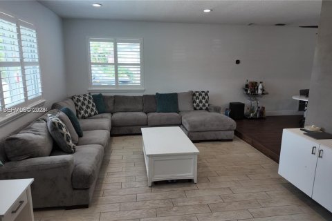 Villa ou maison à louer à Coconut Creek, Floride: 3 chambres, 153.2 m2 № 2248953 - photo 4