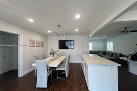 Villa ou maison à louer à Coconut Creek, Floride: 3 chambres, 153.2 m2 № 2248953 - photo 3