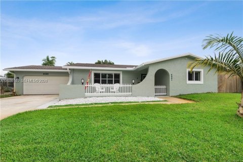 Villa ou maison à Coconut Creek, Floride 3 chambres, 153.2 m2 № 2248953