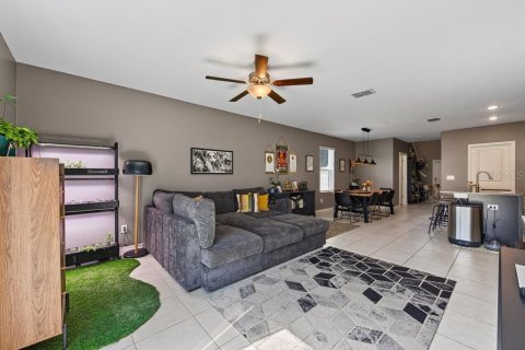 House in Lutz, Florida 5 bedrooms, 221.94 sq.m. № 2347160 - photo 15